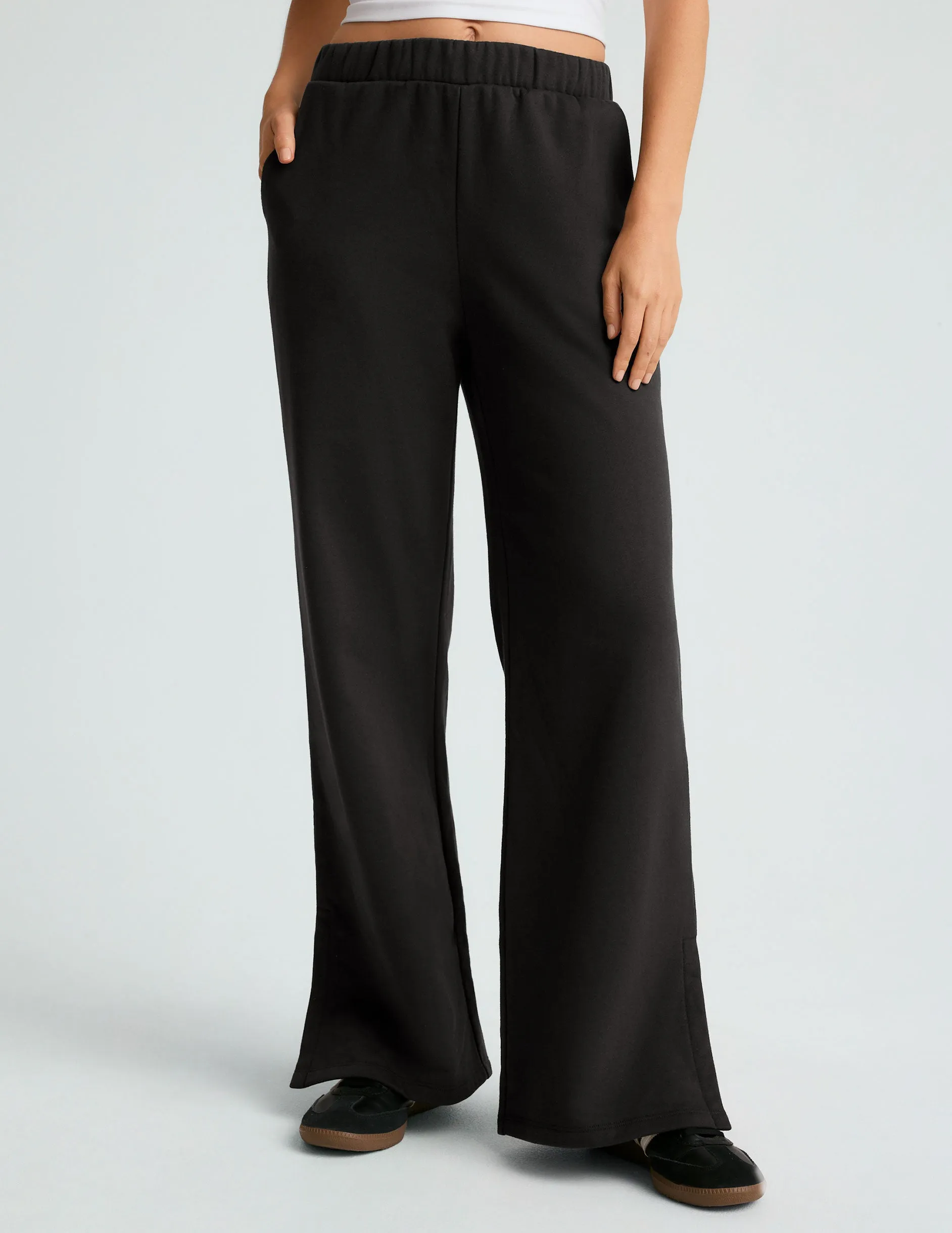 Open Ended Mid Rise Wide Leg Pant