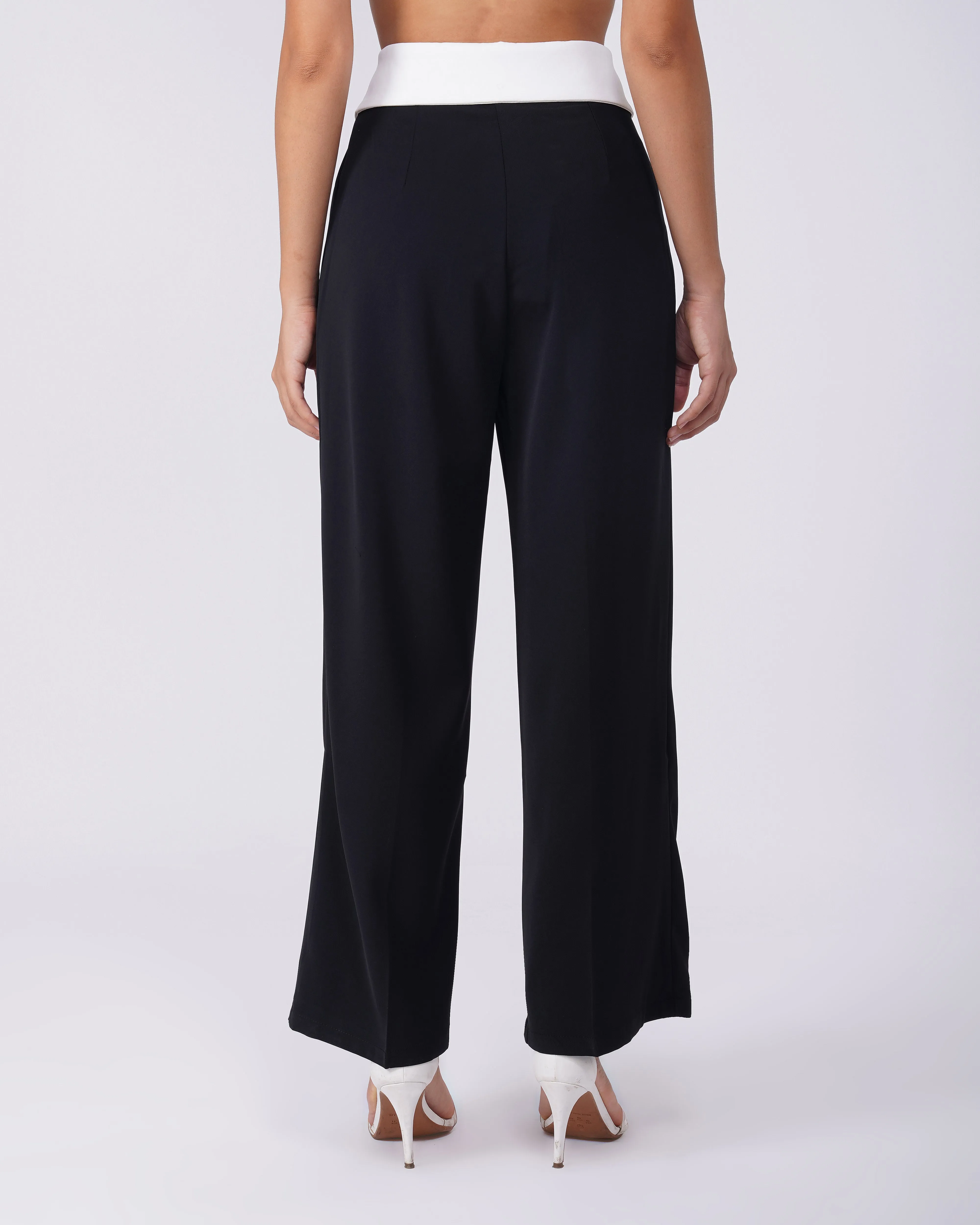 PLEATED BLACK PANTS WITH PANELLED WAIST