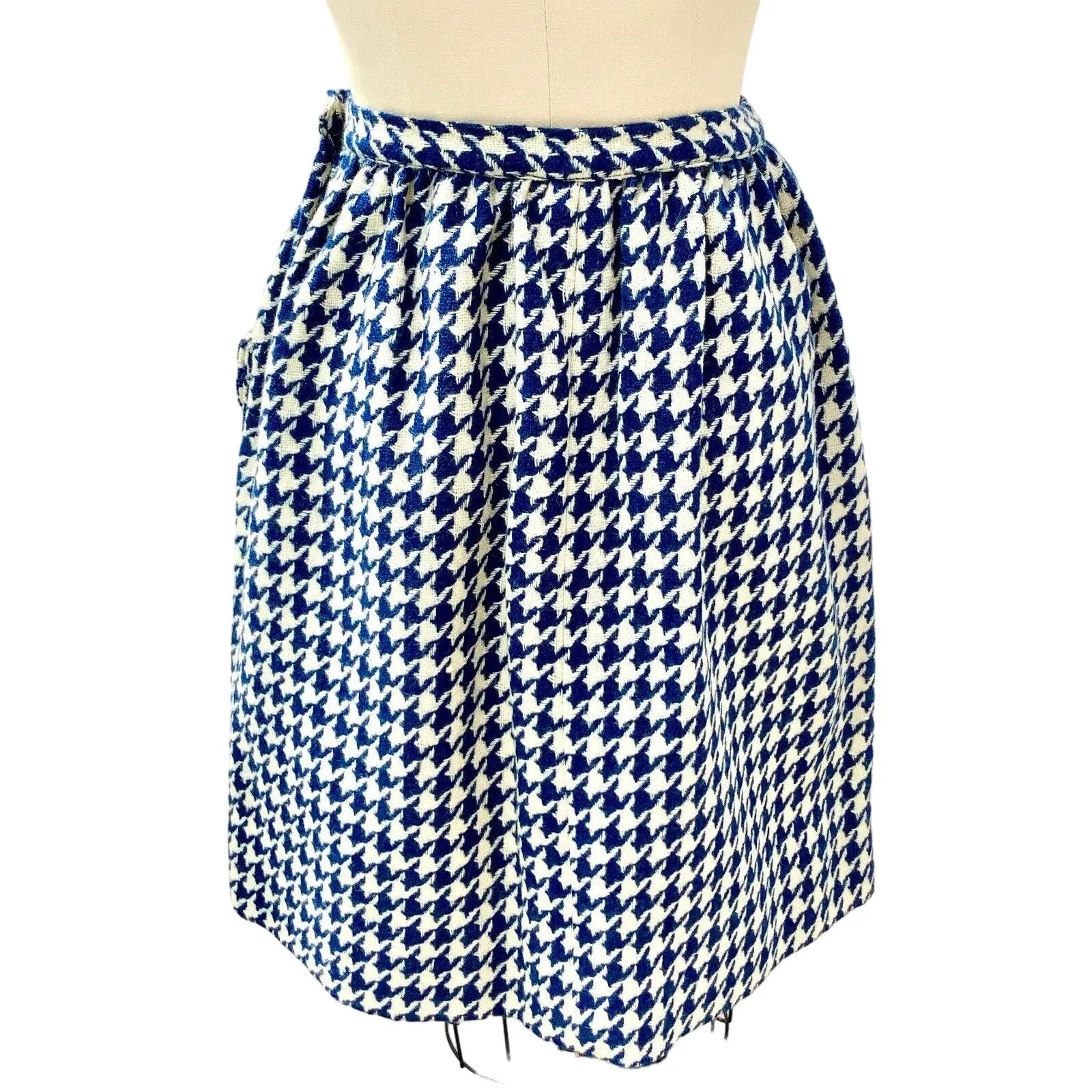 Retro 1960s Women’s Small 6 Wool Skirt Navy Blue/White Herringbone Sloat Vintage